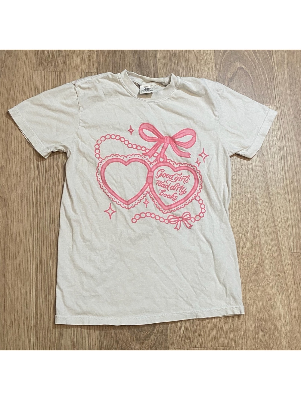 Comfort Colors Women's White Graphic T-Shirt Good Girls Read Dirty Books Size S